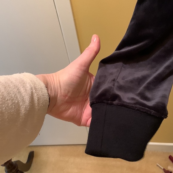 WOMENS NIKE HERITAGE “Plush Velvet'' PULLOVER HOODIE NWOT 🔴 - Picture 8 of 15